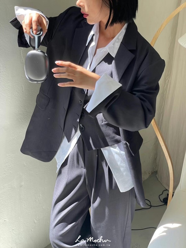 三釦質感修身西裝外套(闆娘.花花清單)